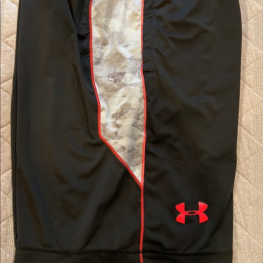 Under armour basketball shorts like new size M